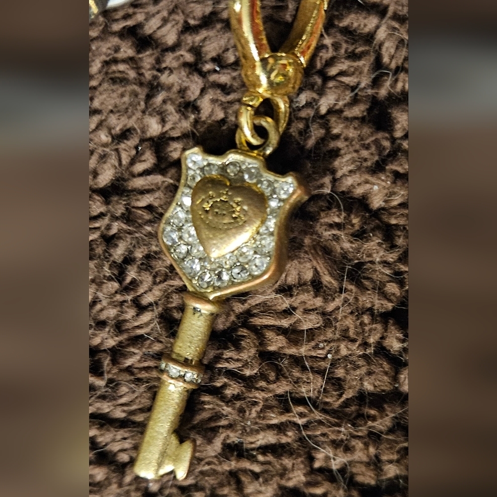 Vintage Juicy Couture Crystal Heart Gold Removable Bag Charm Y2K Key Bracelet - Picture 3 of 4